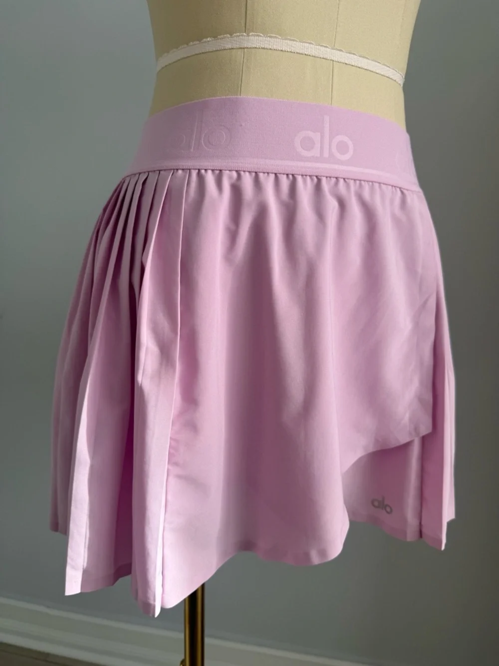 ALO Yoga Light Pink Pleated Wrap Mini Skirt size Small